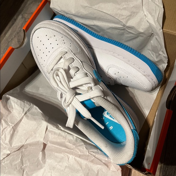 KYRIE FLYTRAP IV GS (Space-jam edition) - Picture 3 of 6